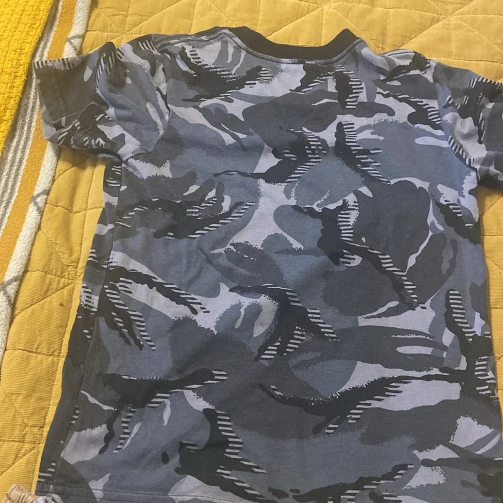 Adidas Camouflage T-Shirt - Picture 2 of 2